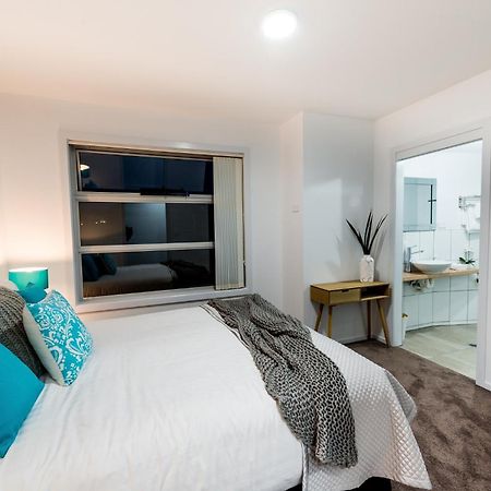 Ulverstone River Edge Holidayapartments Zimmer foto